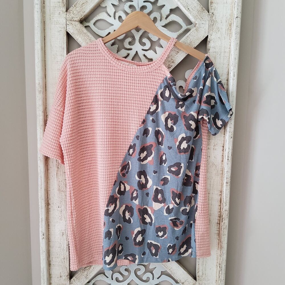 Lovely J Waffle Knit Leopard Cold Shoulder Dolman Top Large Casual Retro
